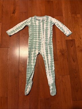 Kyte Baby Sage Riptide footie, 12-18 months